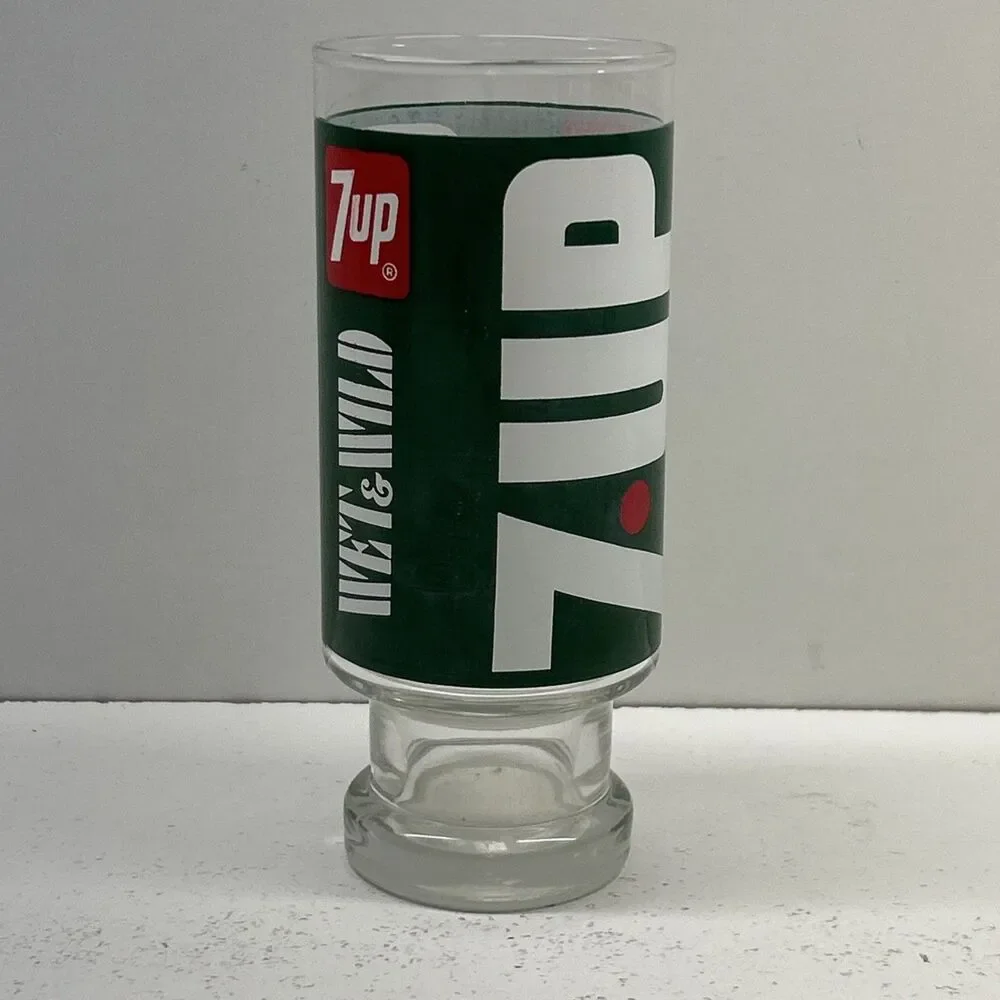 Vintage 70's 7 UP Drinking Glass. The Uncola, Wet And Wild Soda Pop  ‎ Seven Up